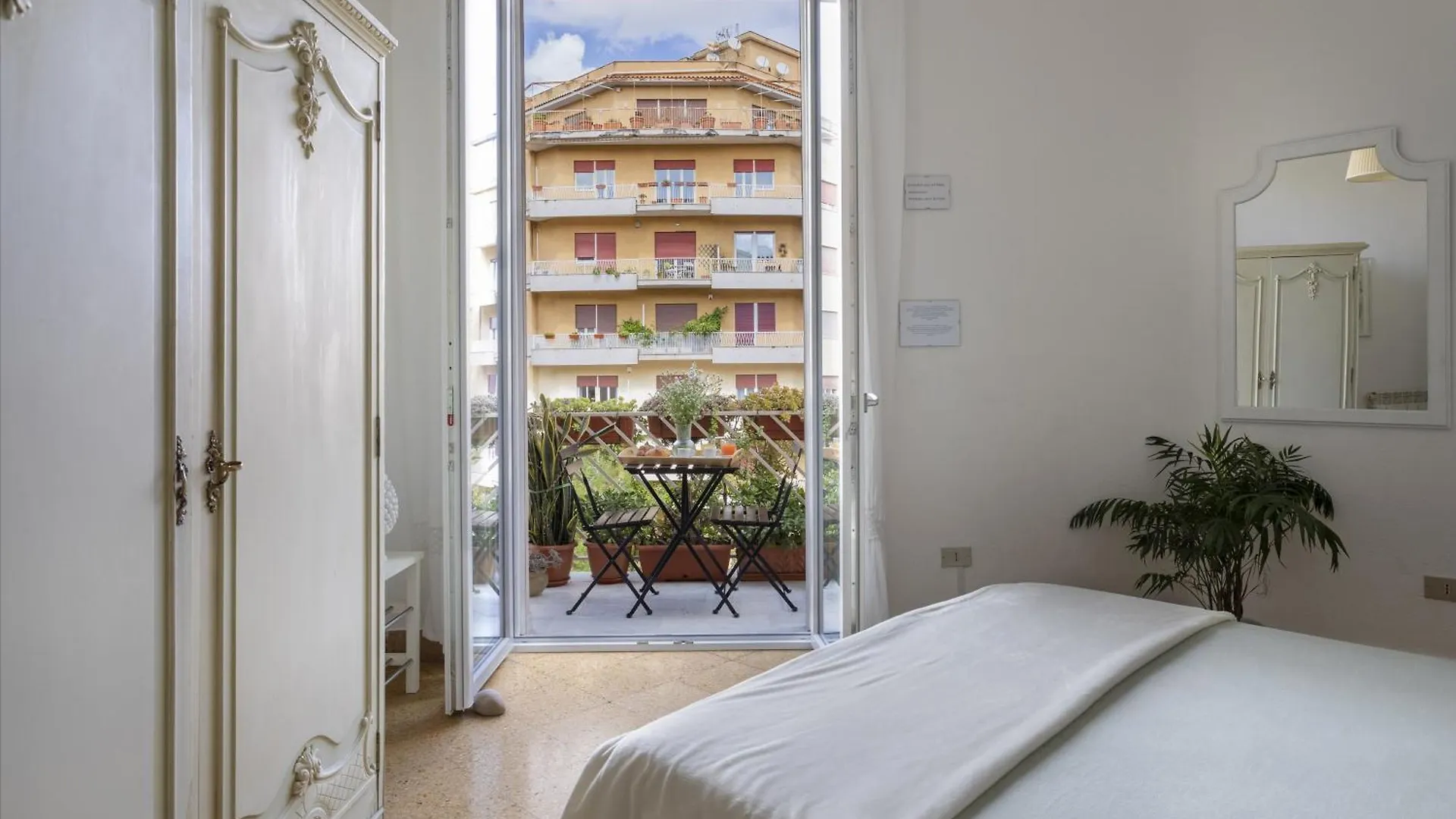 Le Case Di Frelli Palermo 0*,